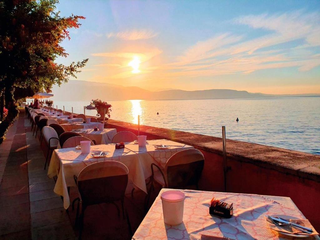 Hotel Monte Baldo E Villa Acquarone Gardone Riviera Exterior photo
