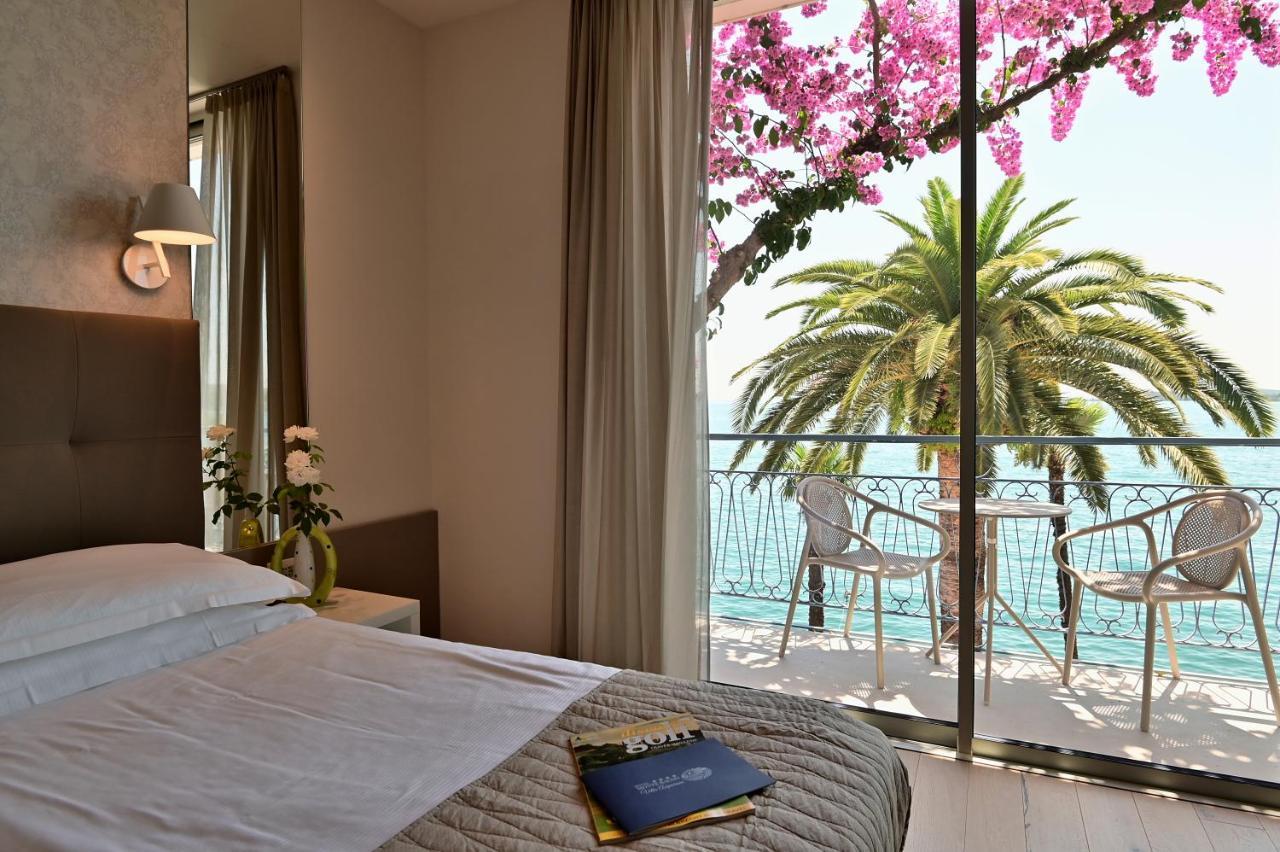 Hotel Monte Baldo E Villa Acquarone Gardone Riviera Exterior photo
