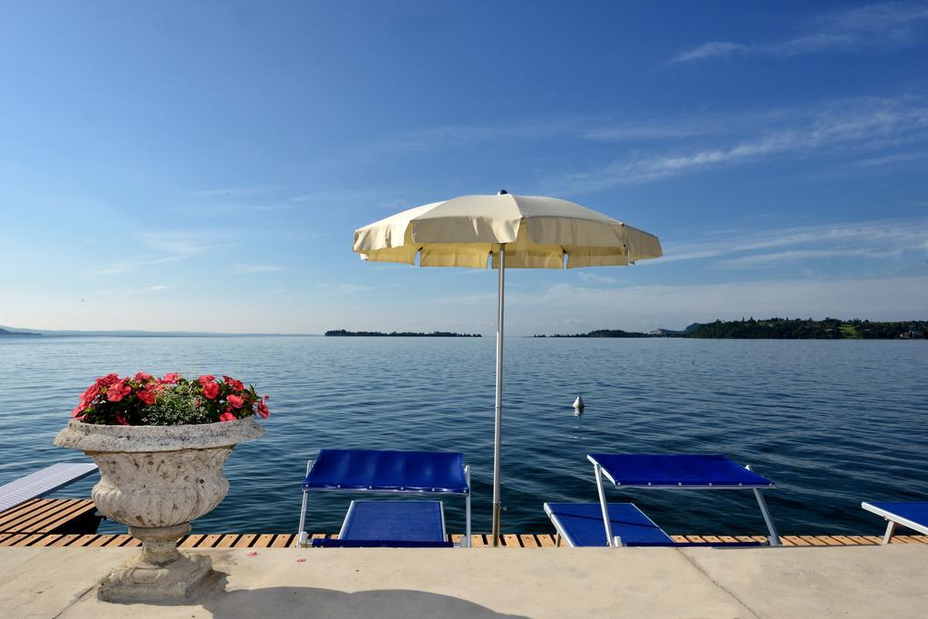 Hotel Monte Baldo E Villa Acquarone Gardone Riviera Exterior photo